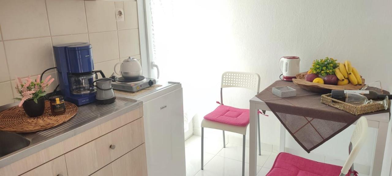 Little Hause Hotell Psakoudia Exteriör bild